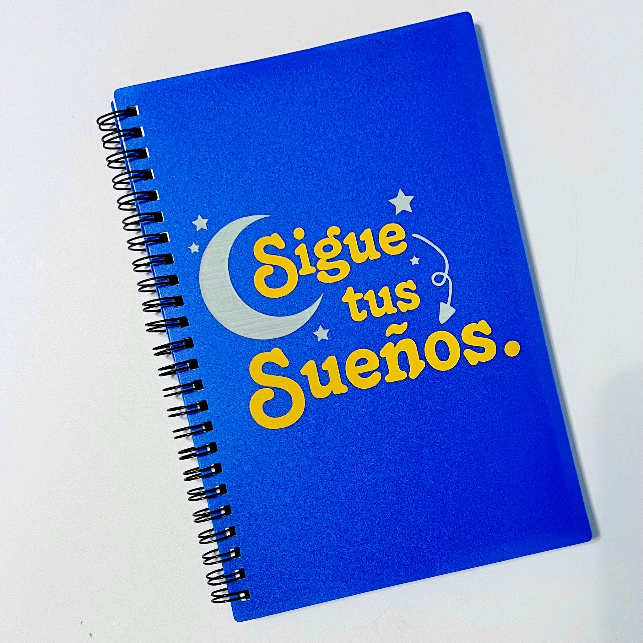 Sigue tus sueños (Follow your dreams): Spiral notebook