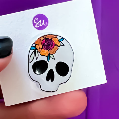 Skull with flower pin